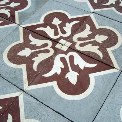 Antique French carreaux de ciments floor with matching border c.1900