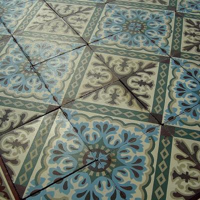 12.5m2 ceramic encaustic floor with triple borders 1920-1925