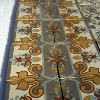 26.5 m2+ / 286 sq ft art nouveau French ceramic floor with double borders 