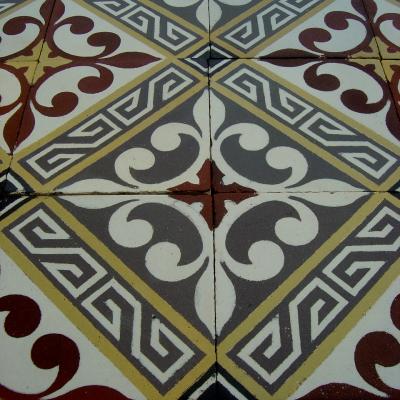 5.2m2 Antique French ceramic floor complete with double border tiles c.1915-1920