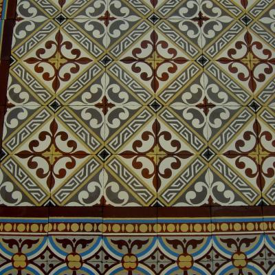 5.2m2 Antique French ceramic floor complete with double border tiles c.1915-1920