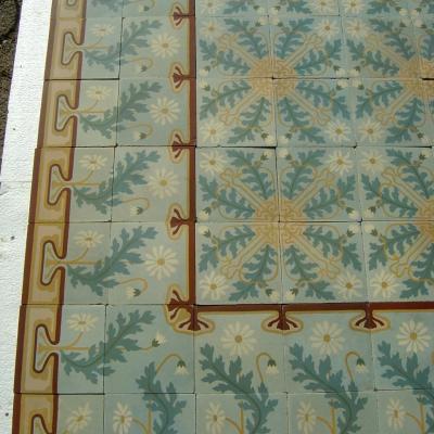 12m2 French Art Nouveau ceramic floor with striking double borders