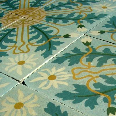 12m2 French Art Nouveau ceramic floor with striking double borders