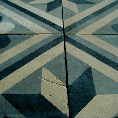 13.25m2+ antique black, white and grey carreaux de ciments tiles - classical tessellation