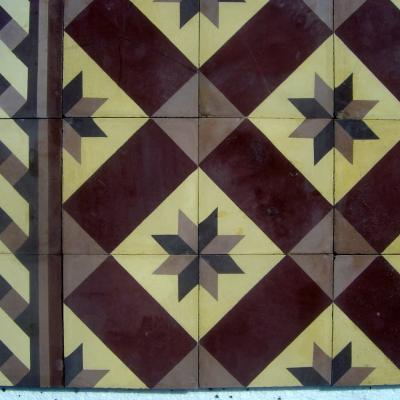 Small, 3.5m2 antique carreaux de ciments floor - 20cm sq tiles