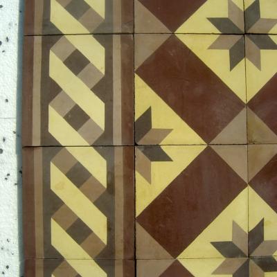 Small, 3.5m2 antique carreaux de ciments floor - 20cm sq tiles