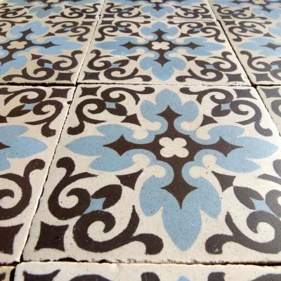 17.25m2 / 185 sq ft triple border Boch Freres ceramic encaustic floor c.1910