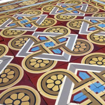 22.75m2 Fine antique Boch Freres ceramic floor - beautiful symmetry - c.1850 - 1860