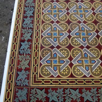 22.75m2 Fine antique Boch Freres ceramic floor - beautiful symmetry - c.1850 - 1860