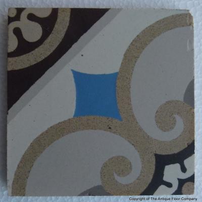 18.25m2 Sand & Cie Ceramic floor with ornate motif