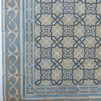 Classical geometric period French floor with original borders 1900-1905