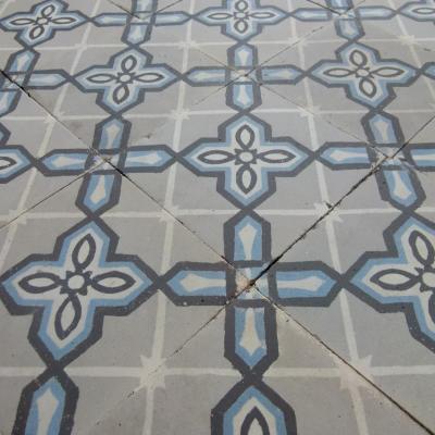 Classical geometric period French floor with original borders 1900-1905