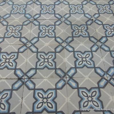 Classical geometric period French floor with original borders 1900-1905