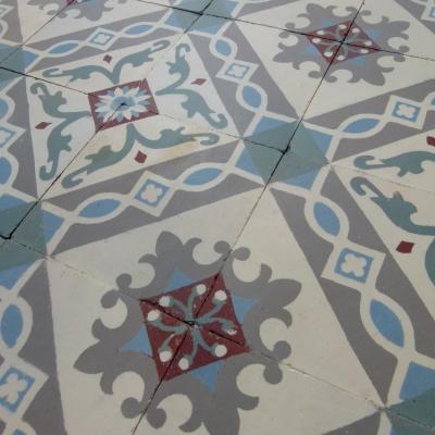 23.5m2 antique French ceramic encaustic floor with triple borders