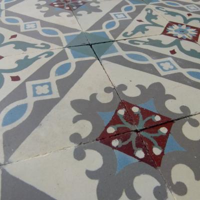 23.5m2 antique French ceramic encaustic floor with triple borders