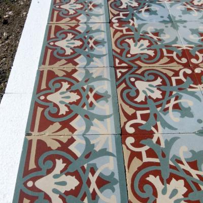 6.7m2 ornate ceramic French floor with original borders c.1915-1920