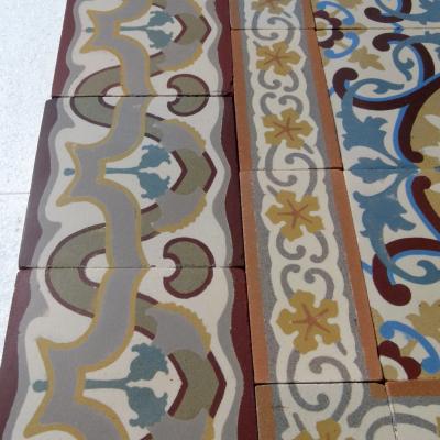 4m2 antique French ceramic floor with same size and half size borders