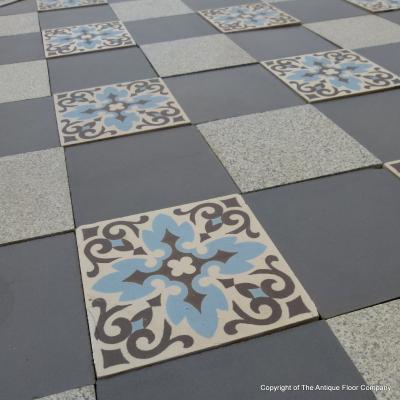 17m2+ antique ceramic French damier floor with single border frame