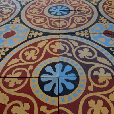 8m2 to 9m2 antique French ceramic encaustic floor with triple borders 