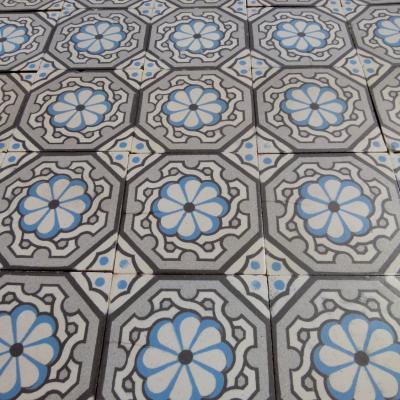 9m2 antique ceramic St. Ghislaine floor with triple border tiles