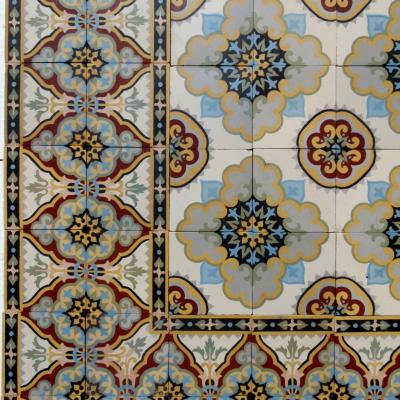 c.12m2 to 17m2 antique Maubeuge ceramic floor with rich double borders