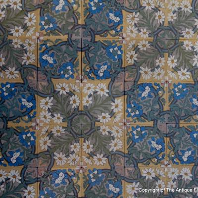 Rare - 19m2 - Antique ceramic Boch Freres floral themed floor with original borders