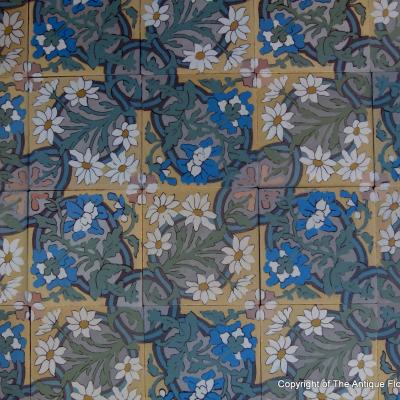 Rare - 19m2 - Antique ceramic Boch Freres floral themed floor with original borders