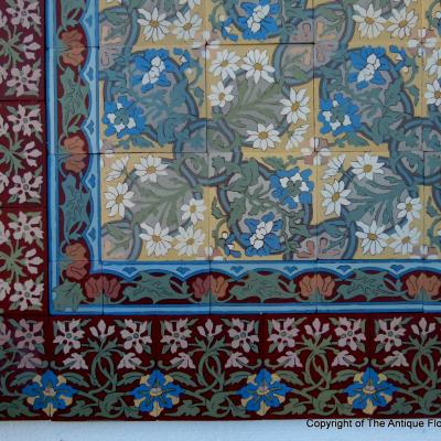 Rare - 19m2 - Antique ceramic Boch Freres floral themed floor with original borders