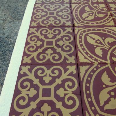 Small French Morialme ceramic floor - Neo-Gothic design and palette