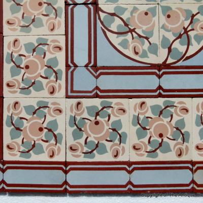 Beautiful floral themed ceramic encaustic floor - 11.25m2+ - early 20th century