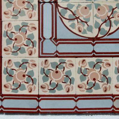 Beautiful floral themed ceramic encaustic floor - 11.25m2+ - early 20th century