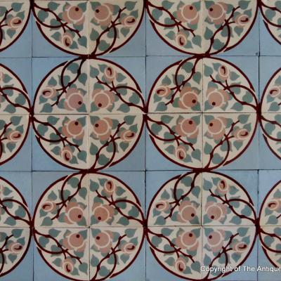 Beautiful floral themed ceramic encaustic floor - 11.25m2+ - early 20th century