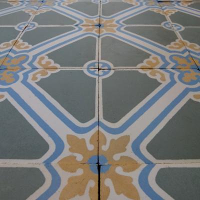 13.5m2 antique ceramic floor in a cool green palette