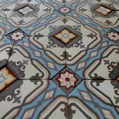 14.5m2 / 155 sq. ft antique ceramic octagon floor with triple borders