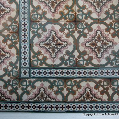 11.5m2 / 123 sq ft art nouveau ceramic floor with half size border