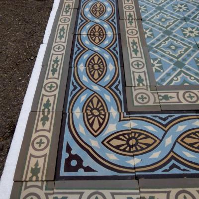 17m2 / 180 sq ft Maufroid Freres et Soeur floor with triple borders - pre 1912