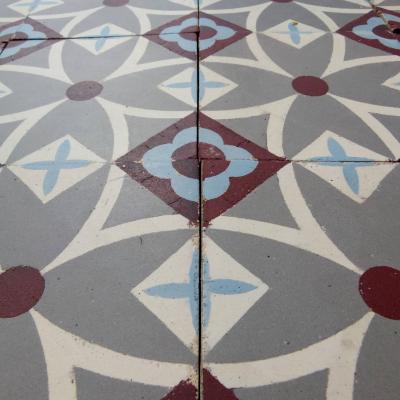 15.25m2+ / 165 sq ft Antique ceramic floor with double same size borders