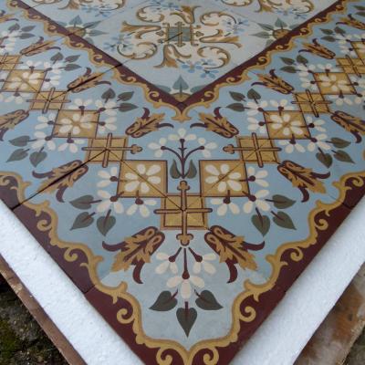 10m2 - Period French ceramic in a cool palette with double borders