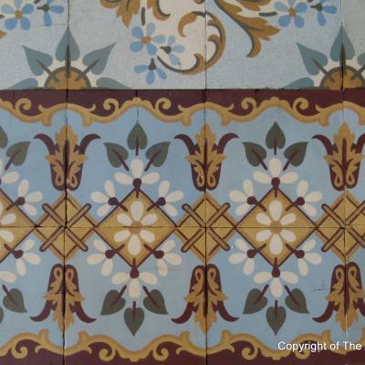 10m2 - Period French ceramic in a cool palette with double borders