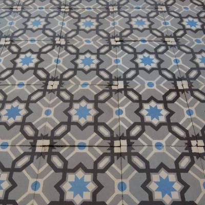 16m2 / 175 sq ft ceramic encaustic floor with half size borders