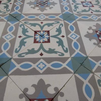 Beautifully tessellating Belgian ceramic floor with triple borders - 11.5m2 