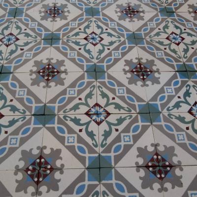 Beautifully tessellating Belgian ceramic floor with triple borders - 11.5m2 