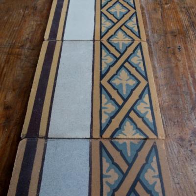 Stunning 10m2 to 12m2 antique French Sand & Cie ceramic