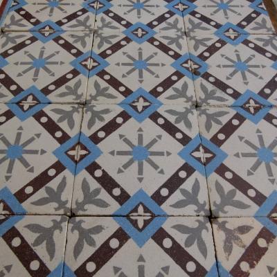 3.5m2 antique ceramic Belgian floor with same size borders