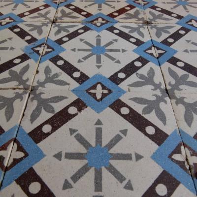 3.5m2 antique ceramic Belgian floor with same size borders