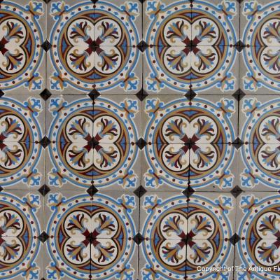 10.75m2+ / 115 sq ft antique ceramic Chimay floor with triple borders