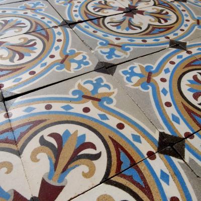 10.75m2+ / 115 sq ft antique ceramic Chimay floor with triple borders