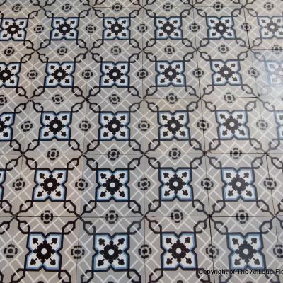 22m2+ antique ceramic Belgian floor with twin borders
