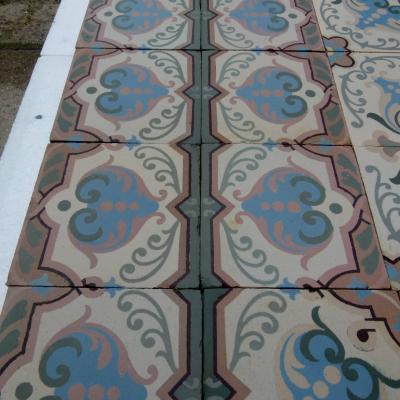 11.25m2 Belgian ceramic floor with back to back borders