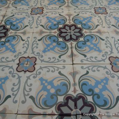 11.25m2 Belgian ceramic floor with back to back borders